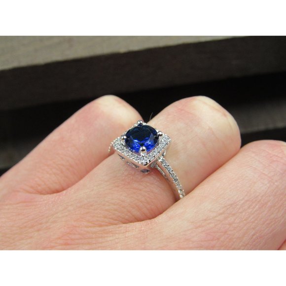 Size 7 Sterling Silver Round Blue Round Cubic Zirconia Halo Band Ring - Picture 5 of 9